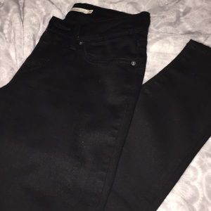Black Levi Skinny Jeans